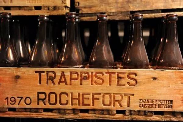 Bia Tu viện Bỉ (Abbey beer) - Xuất thân ban đầu của những dòng bia Thầy Tu Bỉ (Trappist beer).